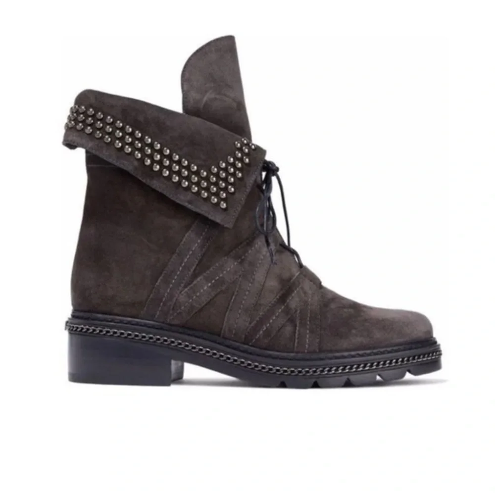 Stuart Weitzman Yadastud Chain-Link Fold Down Studded Ankle Grey Suede Size 7 - Picture 1 of 17